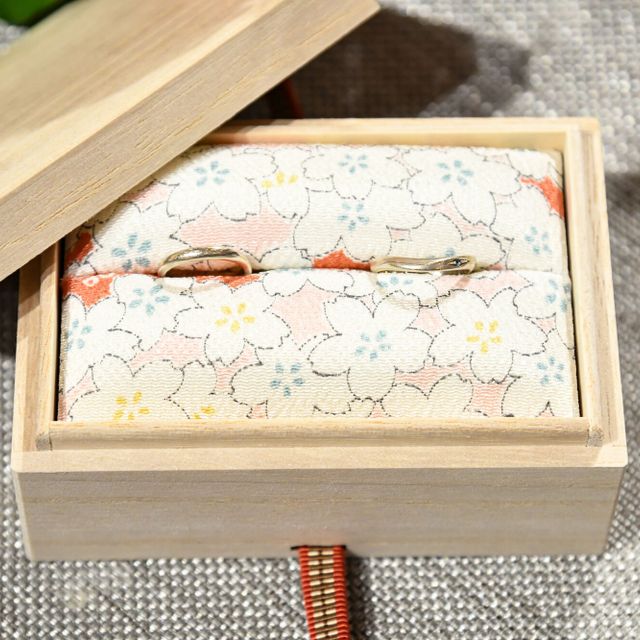 【杢目金屋(もくめがねや)の口コミ】 デザインが複数から選べ、さらに宝石の種類や組み合わせ、数も選択するこ…