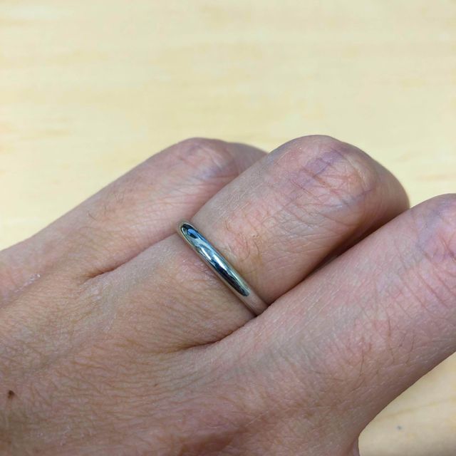 【4℃ BRIDAL(ヨンドシーブライダル)の口コミ】 主に以下の理由で指輪を選んだ
・ゴツゴツした飾り付けやダイヤモンドなど…