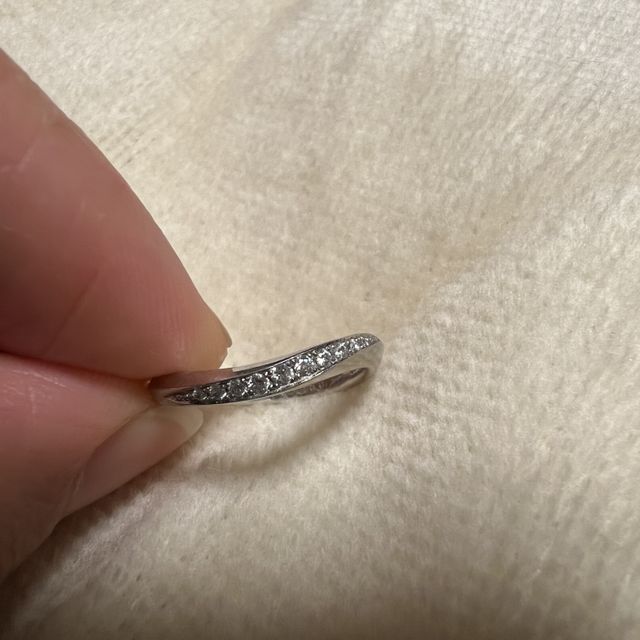 【エクセルコダイヤモンド(EXELCO DIAMOND)の口コミ】 婚約指輪はいらないと言ってたので、結婚指輪はダイヤが多めについたもの…