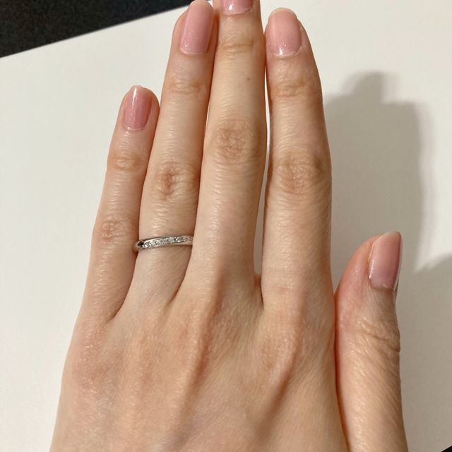 【ラザール ダイヤモンド(LAZARE DIAMOND)の口コミ】 ダイヤ入りは鋳造製法も多いと聞いたことがありますが、こちらは鍛造製法…