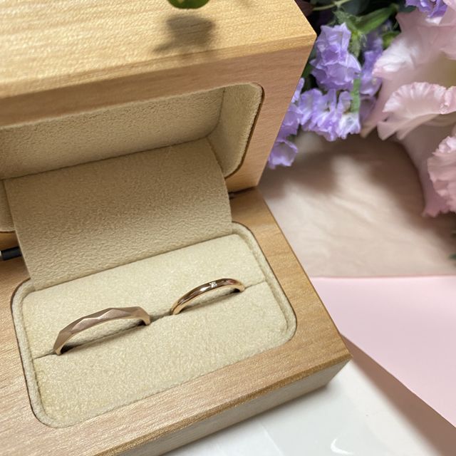 【uchimari(ウチマリ)の口コミ】 2人で手作り出来るブランドを探していたところ、手書きのイラストを彫刻で…