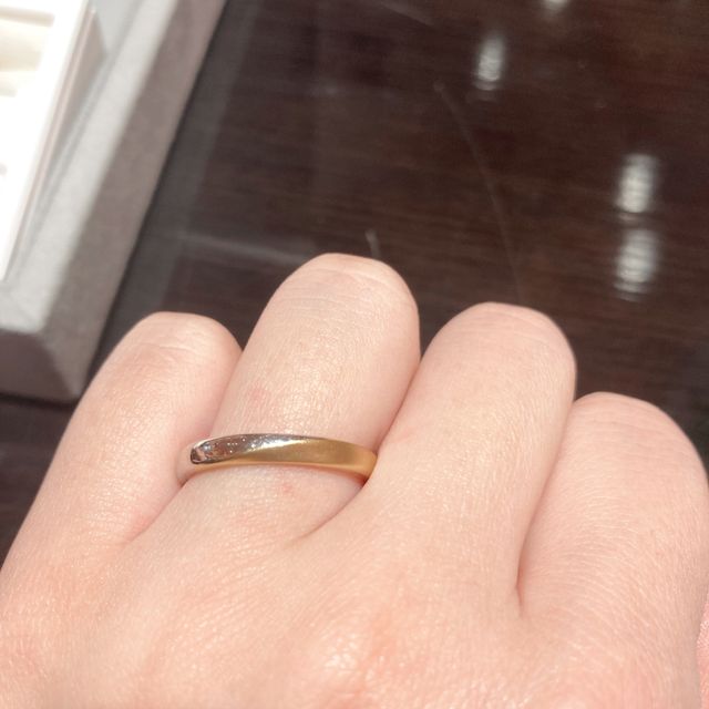 【ケイウノ ブライダル(K.UNO BRIDAL)の口コミ】 プラチナとイエローゴールドの2色が合わさった指輪です。
商品ラインナッ…