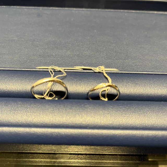 【銀座ダイヤモンドシライシの口コミ】 デザインがウェーブで手の形にあっていて綺麗だと思いました。ダイヤモン…