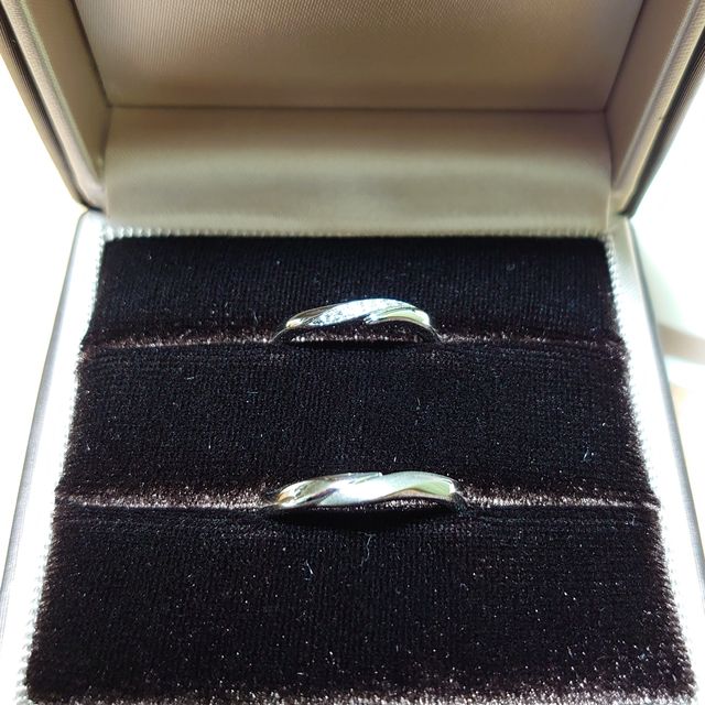 【アイプリモ(I-PRIMO)の口コミ】 新郎側意見です。
表面には通常サテンとは異なりダイヤモンドサテン(綺麗…