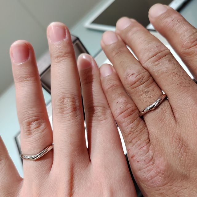 【アイプリモ(I-PRIMO)の口コミ】 I-PRIMOのアフロディーテに決めました。彼から貰った婚約指輪がV字デザイ…