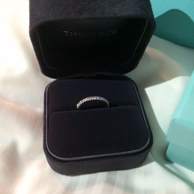 【ティファニー(Tiffany & Co.)の口コミ】 他の店舗も検討しましたが、一番ダイヤの輝きが綺麗でした。180度ダイヤが…