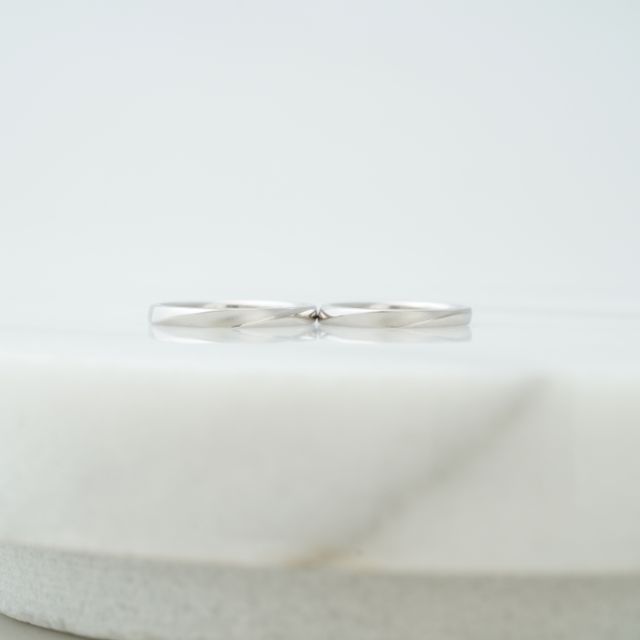 【THREE TREES(スリーツリーズ)の口コミ】 結婚指輪を検討していた際、「2人で作れるものにしよう！」となり雑誌等で…