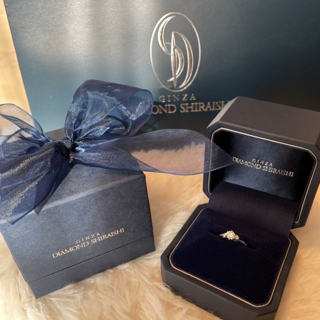 【銀座ダイヤモンドシライシの口コミ】 着け心地がよく、真上からはもちろんのこと横から見ても素敵なデザインで…