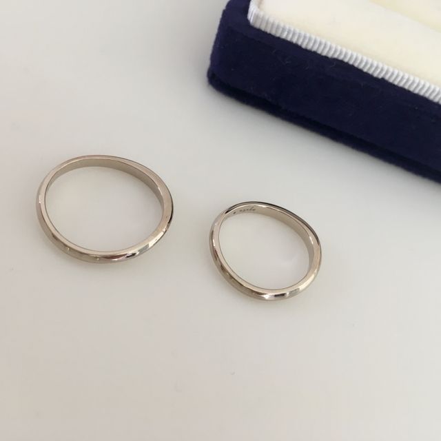 【agete(アガット)の口コミ】 婚約指輪と合わせて付けられるものを探していました。
この指輪は、イエロ…