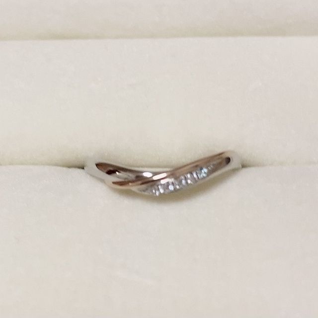 【ケイウノ ブライダル(K.UNO BRIDAL)の口コミ】 色合いなど、デザインが他にない感じで気に入った。担当者さんとデザイナ…