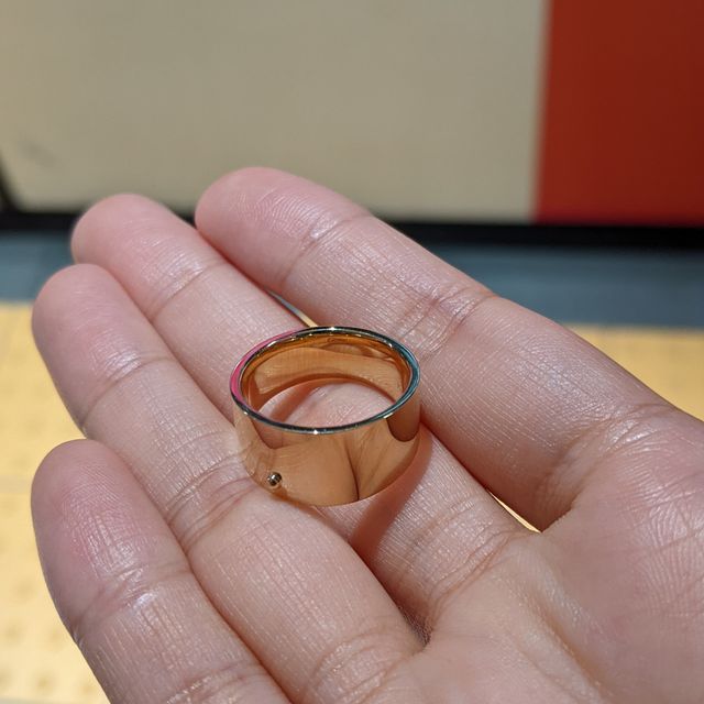 【ケイウノ ブライダル(K.UNO BRIDAL)の口コミ】 素材はゴールドで、全て家族から譲ってもらいリサイクルゴールド100%で作…