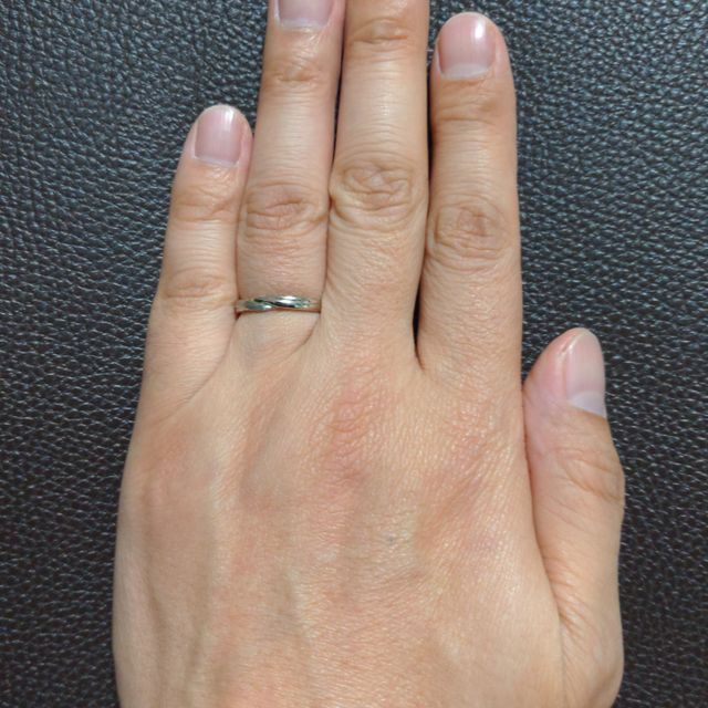 【エクセルコダイヤモンド(EXELCO DIAMOND)の口コミ】 指輪の購入の決め手となったのは、指輪の品質など詳しく説明を受けて、実…