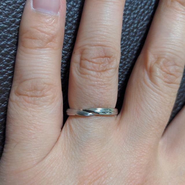 【エクセルコダイヤモンド(EXELCO DIAMOND)の口コミ】 指輪の購入の決め手となったのは、指輪の品質など詳しく説明を受けて、実…