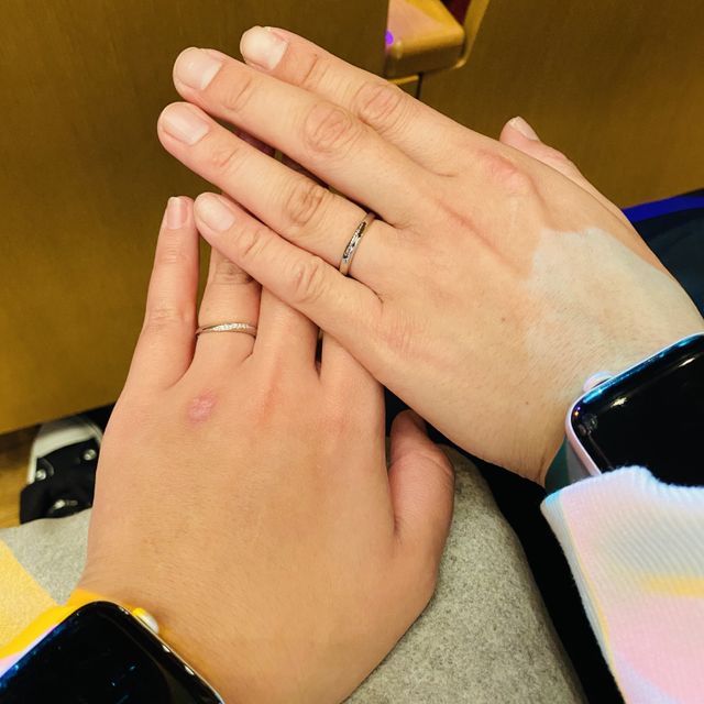 【4℃ BRIDAL(ヨンドシーブライダル)の口コミ】 色々なブランドの指輪をネットで調べていました。
ストレートラインがウェ…