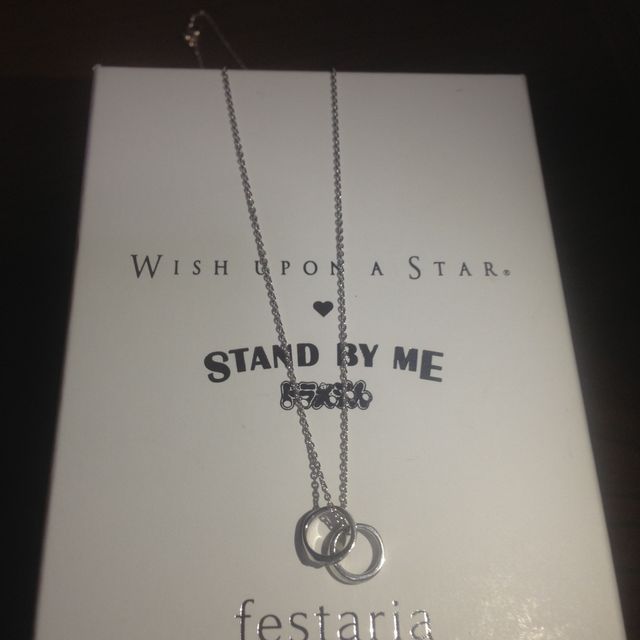 【vielle bijou SOPHIA(ヴィエールビジュソフィア)の口コミ】 まずこのデザインが気に入りました。小さなピンクダイヤがついていて可愛…