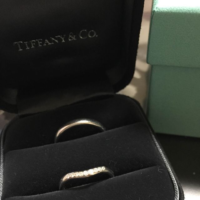 【ティファニー(Tiffany & Co.)の口コミ】 まず、価格が自分たちの希望予算と合ったことです。様々な価格帯の商品が…