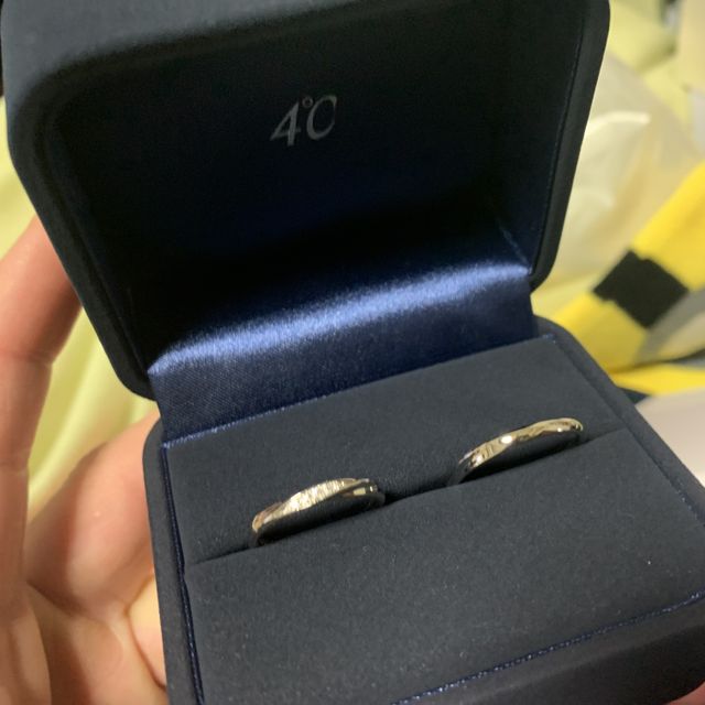 【4℃ BRIDAL(ヨンドシーブライダル)の口コミ】 デザインが求めているものがあって良かった。
そして、値段がとてもリーズ…