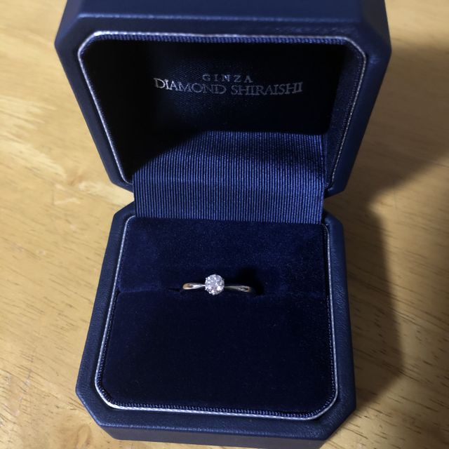 【銀座ダイヤモンドシライシの口コミ】 1番は、スタッフさんが私の誕生月日と同じ数字のカラット(0.000ct)のダイ…