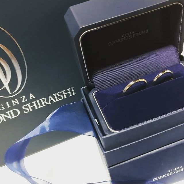 【銀座ダイヤモンドシライシの口コミ】 ネットで検索しているときから、シンプルかつ上品でウェーブきつめのペア…