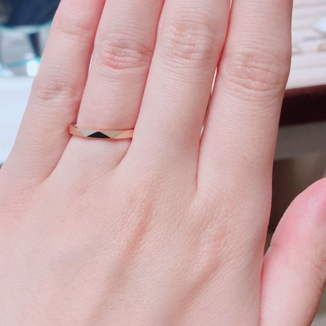 【グラフ(GRAFF)の口コミ】 他人と被らないデザインを探していました。
どの角度から見てもキラキラと…