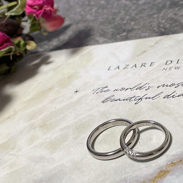 【ラザール ダイヤモンド(LAZARE DIAMOND)の口コミ】 デザインも豊富で指輪選びがウキウキしました！！普通のリングではなく、…