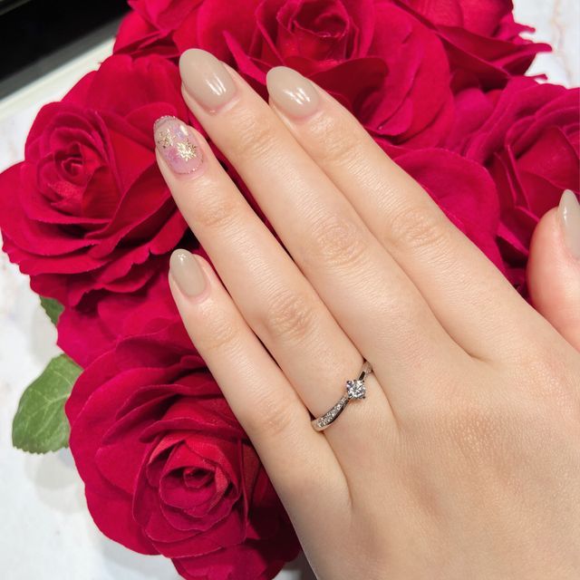 【ラザール ダイヤモンド(LAZARE DIAMOND)の口コミ】 こんなに種類があるのか、とびっくりしました。
デザインや価格なども決ま…