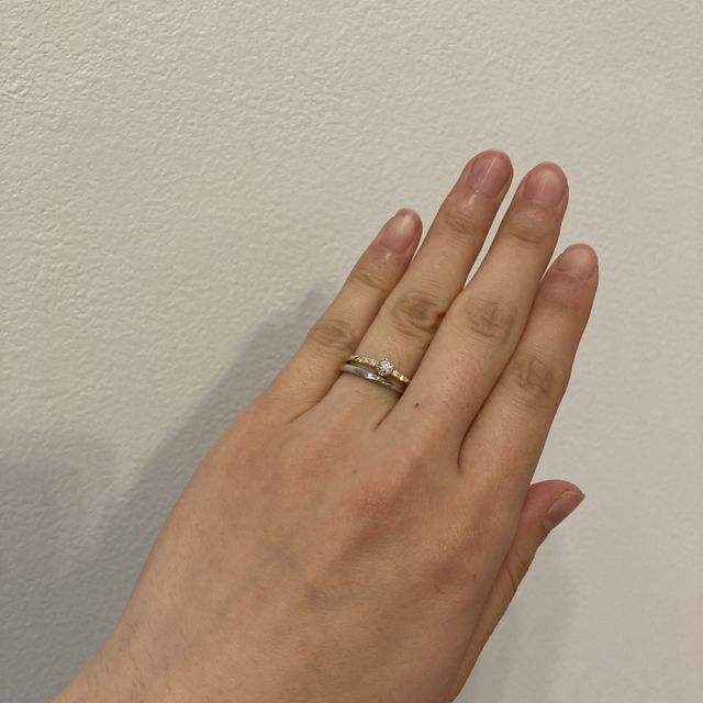 【CRAFY(クラフィ)の口コミ】 サンプルを見て気に入ったものに近いものにしました。当日にサンプルを見…