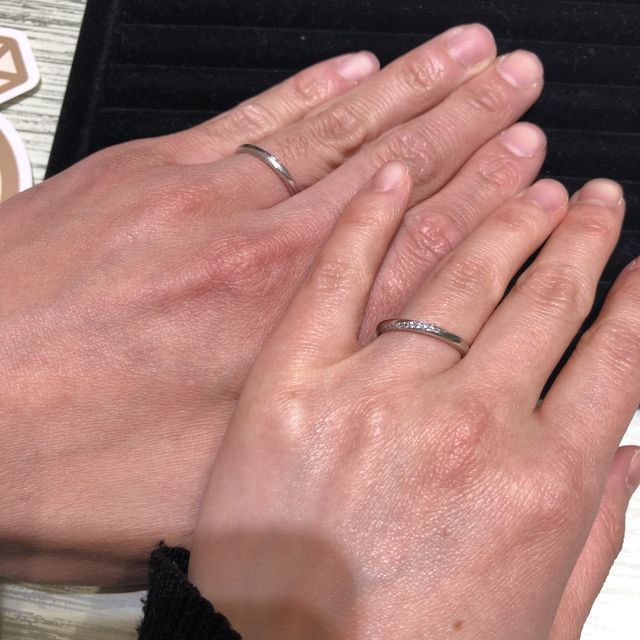 【TRECENTI(トレセンテ)の口コミ】 ストレートタイプの指輪はあまり考えていませんでしたが、ダイヤが斜めに…