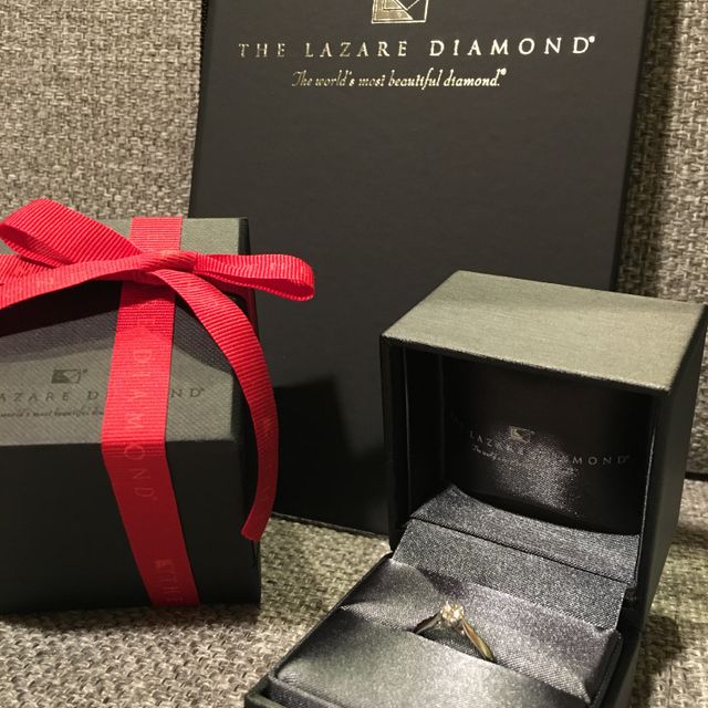【ラザール ダイヤモンド(LAZARE DIAMOND)の口コミ】 断トツの決め手はダイヤの質です。そしてダイヤの輝きを引き立たせるよう…