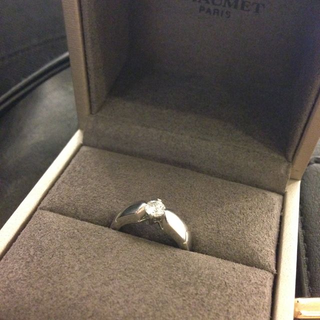 【ショーメ(CHAUMET)の口コミ】 婚約指輪として、プレゼントしてもらった物です。婚約指輪といったら、普…
