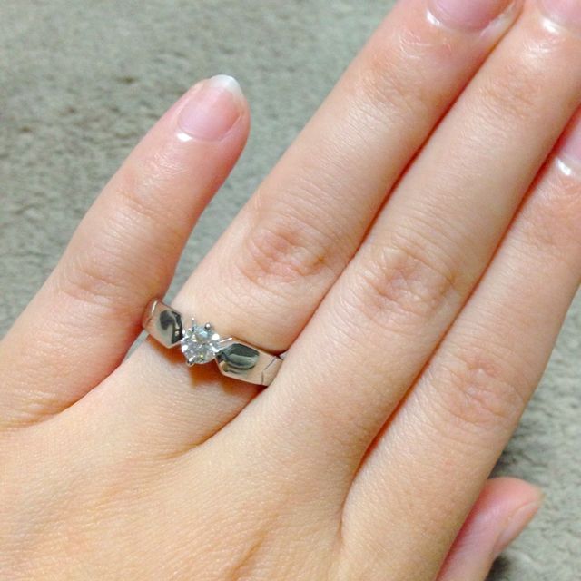 【ショーメ(CHAUMET)の口コミ】 婚約指輪として、プレゼントしてもらった物です。婚約指輪といったら、普…