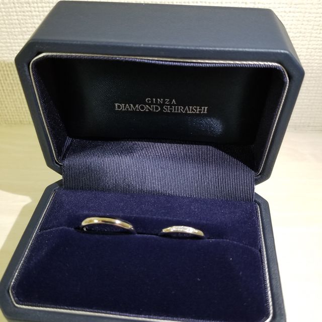 【銀座ダイヤモンドシライシの口コミ】 有名国内ブランドで安心感がありました。
シンプルで可愛かったです。
ス…