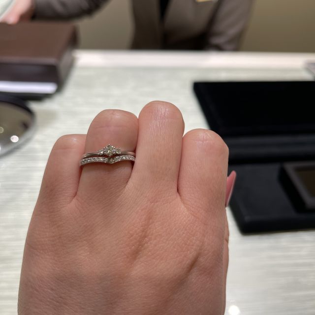【TRECENTI(トレセンテ)の口コミ】 内甲丸で着け心地がすごくよかったです。また、台座がリングに埋まってる…