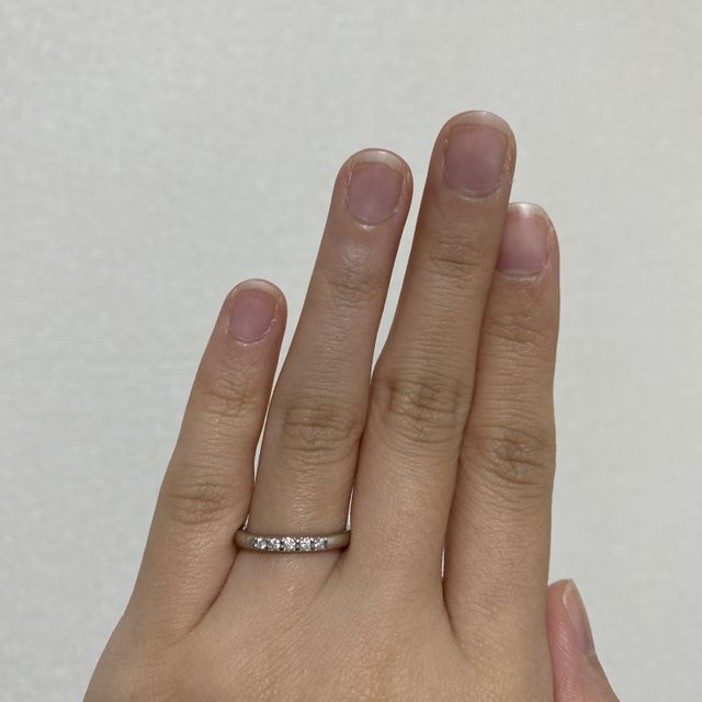 【ラザール ダイヤモンド(LAZARE DIAMOND)の口コミ】 私の希望していた、ストレートデザイン、ダイヤがついている、つけ心地が…