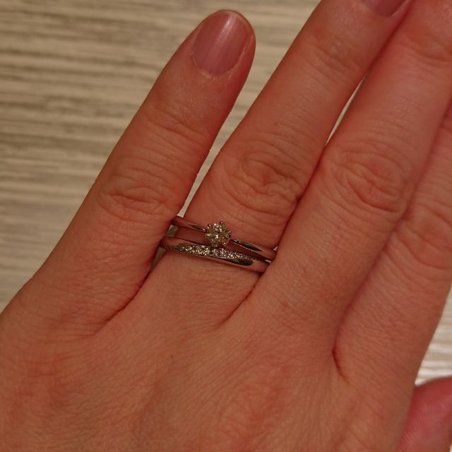 【TRECENTI(トレセンテ)の口コミ】 色々結婚指輪を試着させていただいた中で、一番しっくりくるデザインでし…