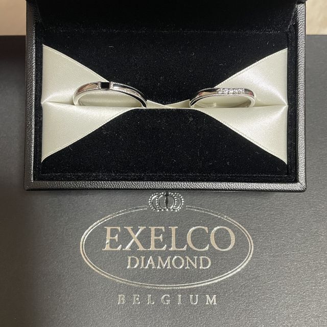 【エクセルコダイヤモンド(EXELCO DIAMOND)の口コミ】 婚約指輪はこのデザインで決まっていて、上にのせるダイアモンドを既製の…