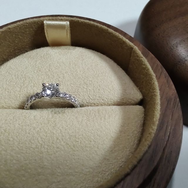 【COLANY(コラニー)の口コミ】 リモデリングでしたが、今までのリングの爪が高く身につけると気になりま…