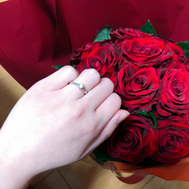 【ラザール ダイヤモンド(LAZARE DIAMOND)の口コミ】 ダイヤに対してリングがウェーブなものを探していて、このリングを付けた…