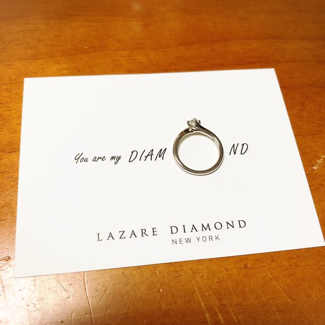 【ラザール ダイヤモンド(LAZARE DIAMOND)の口コミ】 ダイヤに対してリングがウェーブなものを探していて、このリングを付けた…