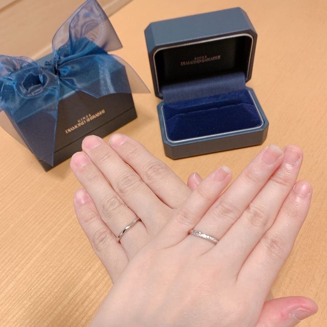 【銀座ダイヤモンドシライシの口コミ】 指輪の太さや丸み具合、斜め入るダイヤモンドのバランスがとても良く、長…