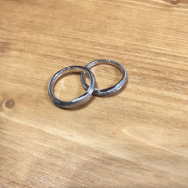 【銀座ダイヤモンドシライシの口コミ】 デザインがとても気に入りました。いろいろな指輪を見させていただいたな…