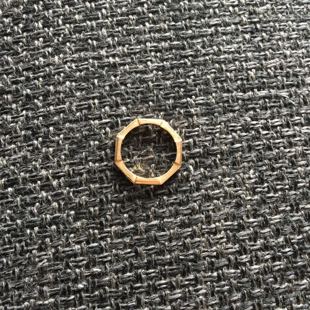 【グッチ(GUCCI)の口コミ】 シンプルなデザインより、他の人とかぶらないようなデザインの指輪を探し…