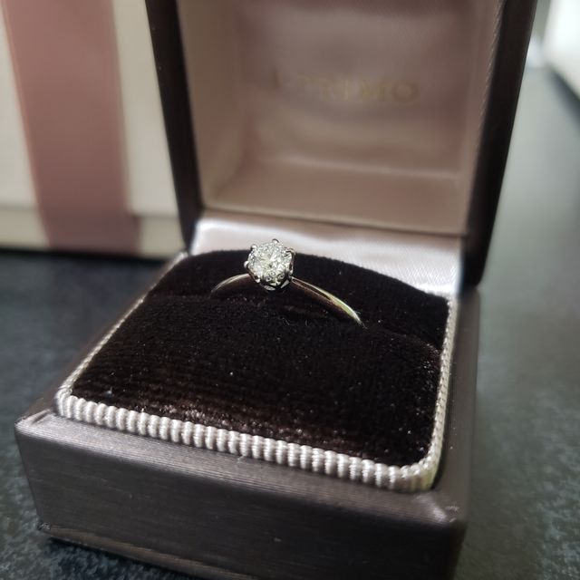 【アイプリモ(I-PRIMO)の口コミ】 最初にいただいたのは、シンプルかつダイヤのランクの高い素敵なものでし…
