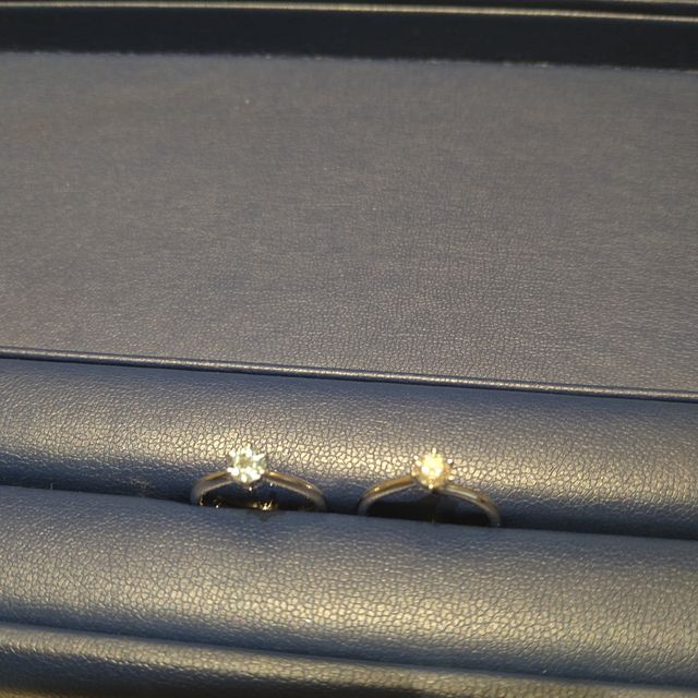 【銀座ダイヤモンドシライシの口コミ】 プロポーズリングにはブルートパーズを入れていただき、大切な記念のリン…