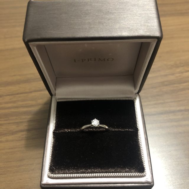 【アイプリモ(I-PRIMO)の口コミ】 シンプルなテイストが好みなのと、結婚指輪と一緒に着用しても主張が強く…