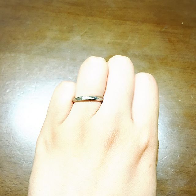 【4℃ BRIDAL(ヨンドシーブライダル)の口コミ】 二人ともシンプルな物を希望していて、婚約指輪は買わず、結婚指輪だけを…