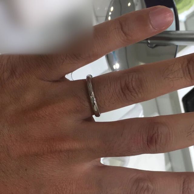 【festaria bijou SOPHIA(フェスタリア ビジュソフィア)の口コミ】 ストレートラインのシンプルなデザインでつけ心地が良く、丸みを帯びた部…