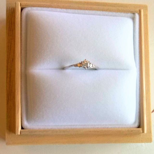 【宝寿堂(ほうじゅどう)の口コミ】 彼女の希望で、ピンクダイヤモンドを使った婚約指輪を探していました。
こ…