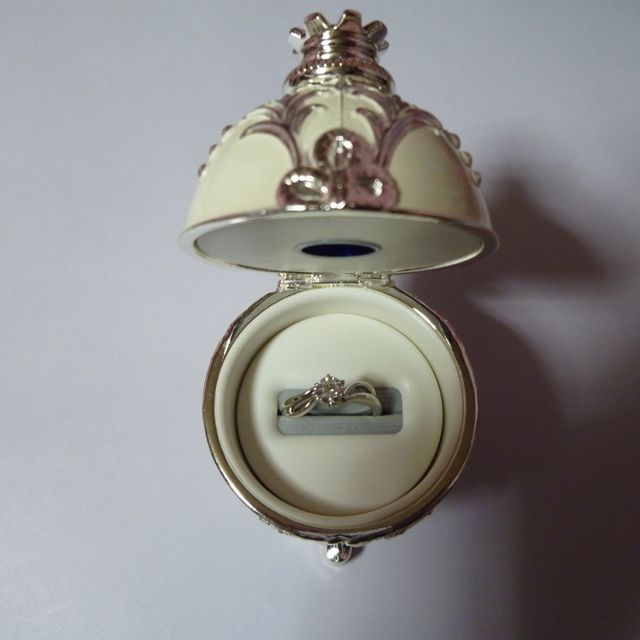 【LUZIR(ルジール)の口コミ】 指にコンプレックスがあり自分に似合うものがあるか不安でしたが、大きめ…