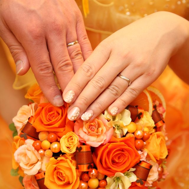 【LUZIR(ルジール)の口コミ】 婚約指輪とセットのような感覚でつけられものを選びました。
結婚指輪は普…